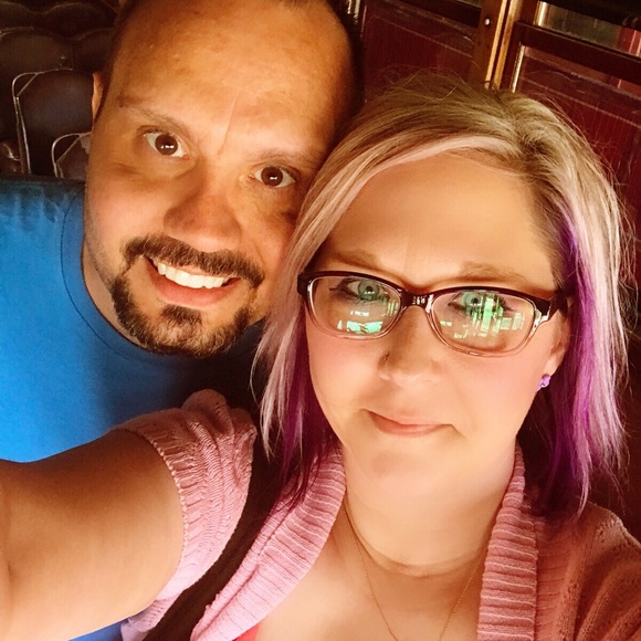 Meet your posher, Sandra - Picture 1 of 3